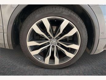 Volkswagen Tiguan 2.0 TDi 150 4Motion R-Line Tech 5dr DSG