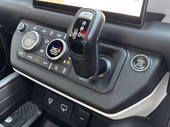 Land Rover Defender 2.0 P400e X-Dynamic HSE 110 5dr Auto