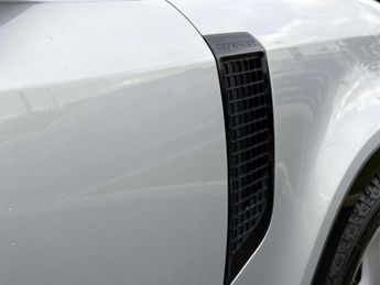 Land Rover Defender 2.0 P400e X-Dynamic HSE 110 5dr Auto