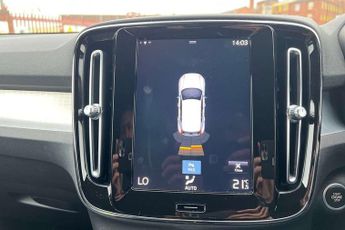 Volvo XC40 2.0 B4P Momentum 5dr Auto [7 speed]