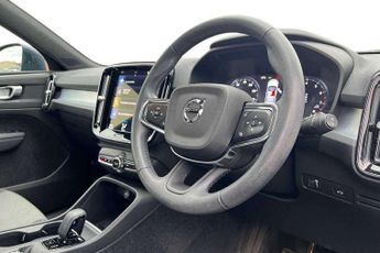 Volvo XC40 2.0 B4P Momentum 5dr Auto [7 speed]