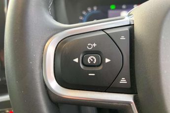 Volvo XC60 2.0 B5P Momentum 5dr AWD Geartronic