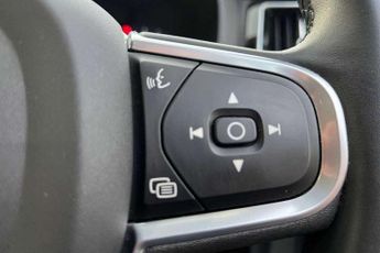 Volvo XC60 2.0 B5P Momentum 5dr AWD Geartronic