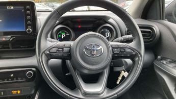 Toyota Yaris 1.5 Hybrid Design 5dr CVT