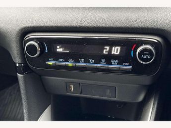 Toyota Yaris 1.5 Hybrid Icon 5dr CVT