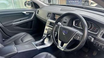 Volvo V60 Cross Country D4 [190] Cross Country Lux Nav 5dr Geartronic