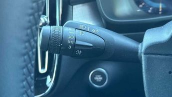 Volvo XC40 2.0 B3P Plus Dark 5dr Auto