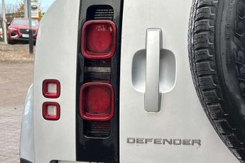 Land Rover Defender 3.0 D250 X-Dynamic SE 110 5dr Auto [7 Seat]