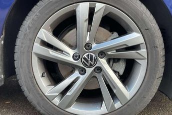 Volkswagen Golf 1.5 eTSI 150 R-Line 5dr DSG