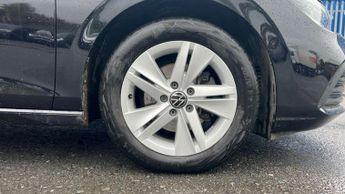 Volkswagen Golf 1.5 eTSI 150 Life 5dr DSG