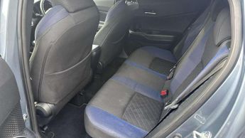 Toyota C-HR 2.0 Hybrid Dynamic 5dr CVT