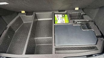 Toyota C-HR 2.0 Hybrid Dynamic 5dr CVT