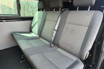 Volkswagen Transporter 2.0 BiTDI 204 Highline Kombi Van DSG