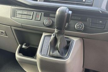 Volkswagen Transporter 2.0 BiTDI 204 Highline Kombi Van DSG