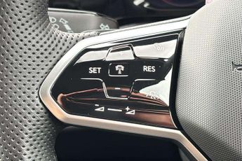 Volkswagen Golf 1.5 eTSI 150 R-Line 5dr DSG