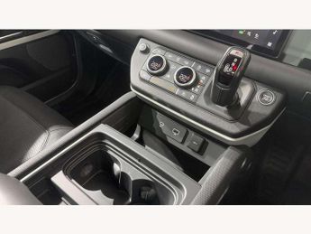 Land Rover Defender 3.0 D300 X-Dynamic HSE 110 5dr Auto [7 Seat]