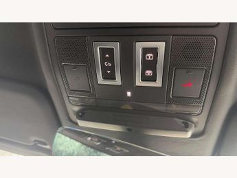 Land Rover Defender 3.0 D300 X-Dynamic HSE 110 5dr Auto [7 Seat]