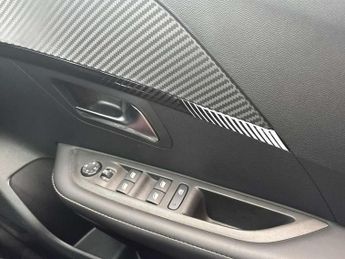 Peugeot 208 1.2 Hybrid 100 Allure 5dr e-DSC6