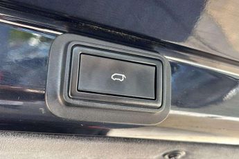 Volkswagen Transporter 2.0 BiTDI BMT 204 Highline Kombi Van 4MOTION DSG