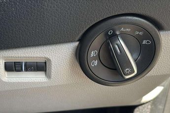 Volkswagen Transporter 2.0 BiTDI BMT 204 Highline Kombi Van 4MOTION DSG