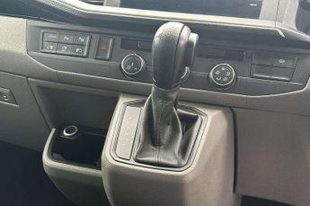 Volkswagen Transporter 2.0 BiTDI 199 Highline Kombi Van DSG