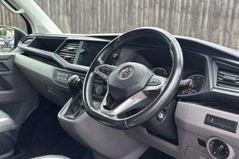Volkswagen Transporter 2.0 BiTDI 199 Highline Kombi Van DSG