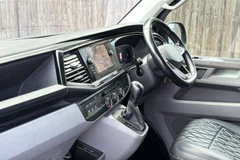 Volkswagen Transporter 2.0 BiTDI 204 Highline Kombi Van DSG