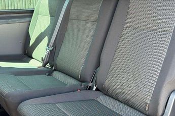 Volkswagen Transporter 2.0 BiTDI 204 Highline Kombi Van DSG
