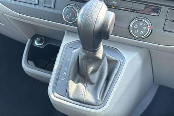 Volkswagen Transporter 2.0 BiTDI 204 Highline Kombi Van DSG