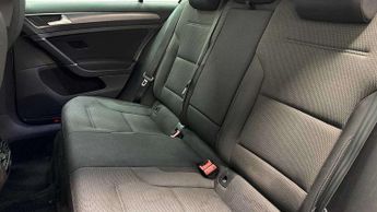 Volkswagen e-Golf 99kW e-Golf 35kWh 5dr Auto