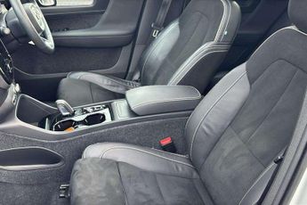 Volvo XC40 1.5 T3 [163] R DESIGN 5dr Geartronic