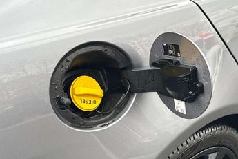 Jaguar XE 2.0 D200 R-Dynamic Black 4dr Auto