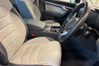 Volkswagen Touareg 3.0 TSI eHybrid 4Motion Elegance 5dr Tip Auto