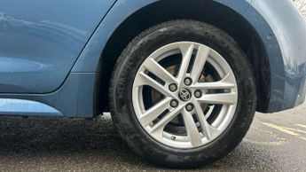 Toyota Corolla 1.8 VVT-i Hybrid Icon Tech 5dr CVT