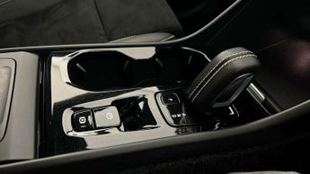 Volvo XC40 2.0 B4P R DESIGN 5dr AWD Auto