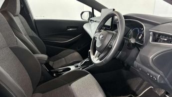 Toyota Corolla 1.8 Hybrid Design 5dr CVT