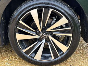 Toyota Corolla 1.8 Hybrid Design 5dr CVT