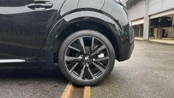 Peugeot 208 1.2 PureTech 130 GT 5dr EAT8