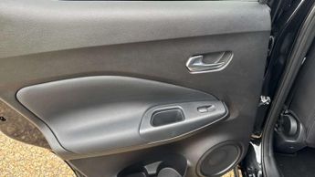Nissan Juke 1.0 DiG-T N-Connecta 5dr DCT