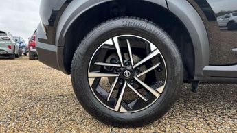 Nissan Juke 1.0 DiG-T N-Connecta 5dr DCT