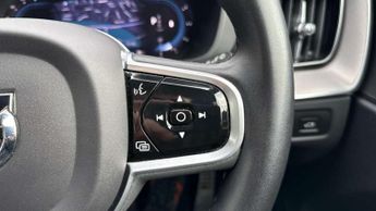 Volvo XC60 2.0 B4D R DESIGN Pro 5dr AWD Geartronic