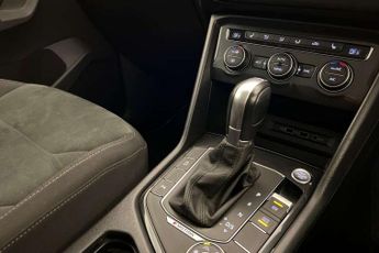 Volkswagen Tiguan 2.0 TSi 180 4Motion SEL 5dr DSG