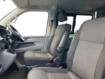 Volkswagen Transporter 2.0 TDI 150 Highline Kombi Van DSG
