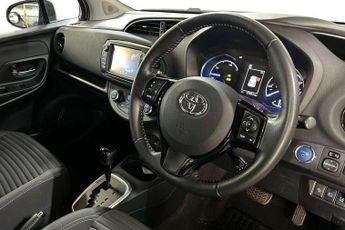 Toyota Yaris 1.5 Hybrid Design 5dr CVT