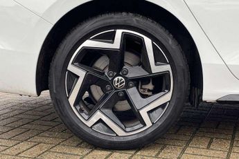 Volkswagen Passat Estate 1.5 eTSI R-Line 5dr DSG