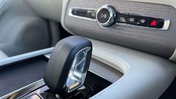 Volvo XC90 2.0 B5P [250] Plus Dark 5dr AWD Geartronic