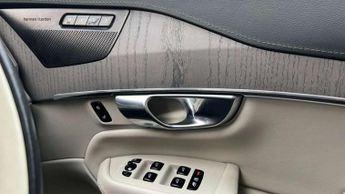 Volvo XC90 2.0 B5P Plus Edition Dark 5dr AWD Geartronic