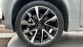 Volvo XC90 2.0 B5P Plus Edition Dark 5dr AWD Geartronic