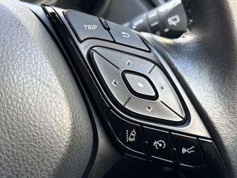 Toyota C-HR 1.8 Hybrid Design 5dr CVT