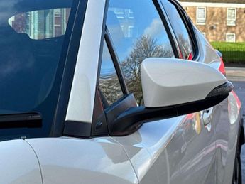 Toyota C-HR 1.8 Hybrid Design 5dr CVT